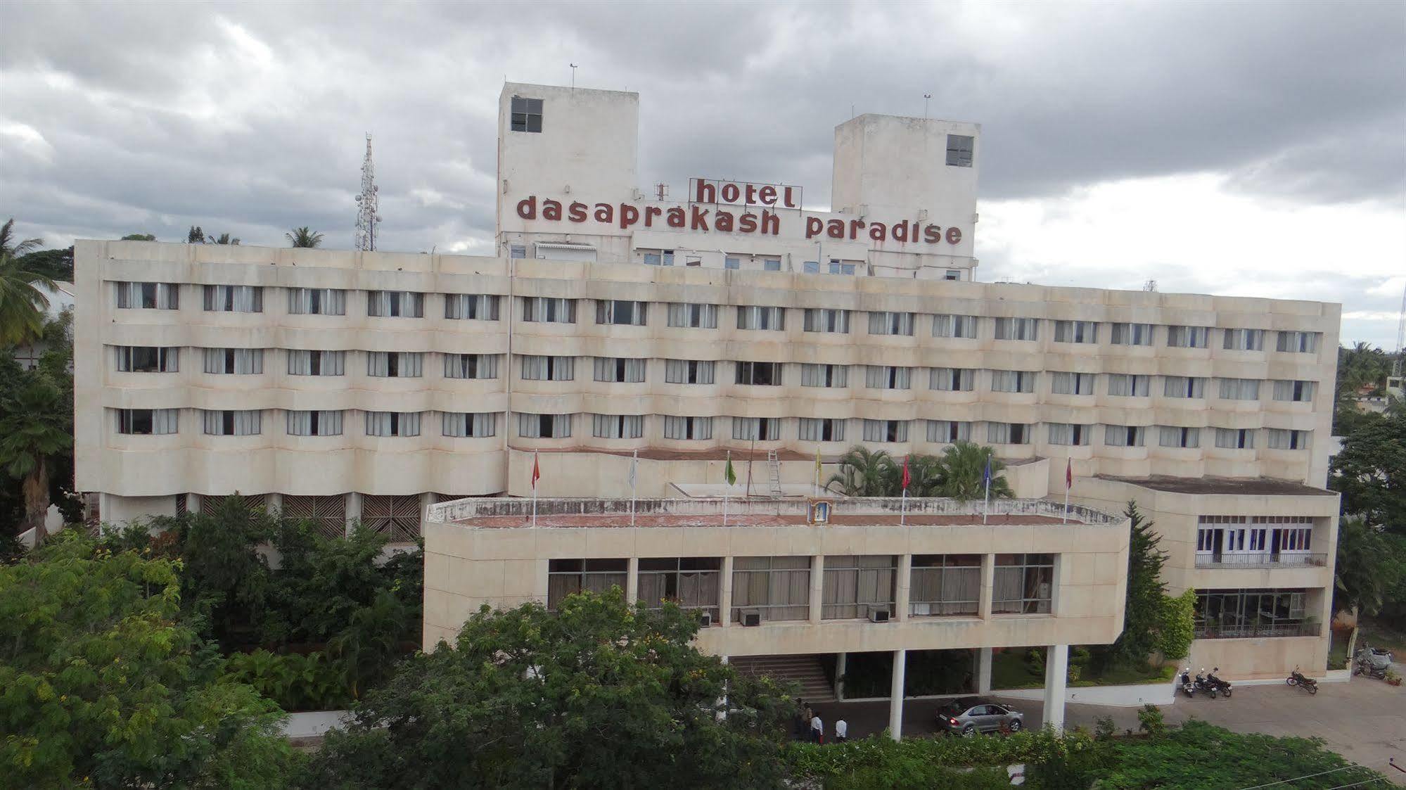 Hotel Paradise - Mysore Dasaprakash Group Exteriör bild