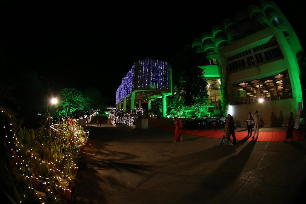 Hotel Paradise - Mysore Dasaprakash Group Exteriör bild