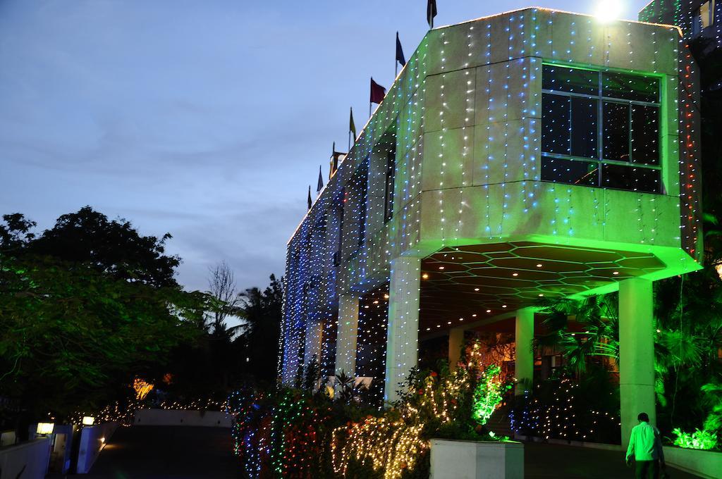 Hotel Paradise - Mysore Dasaprakash Group Exteriör bild