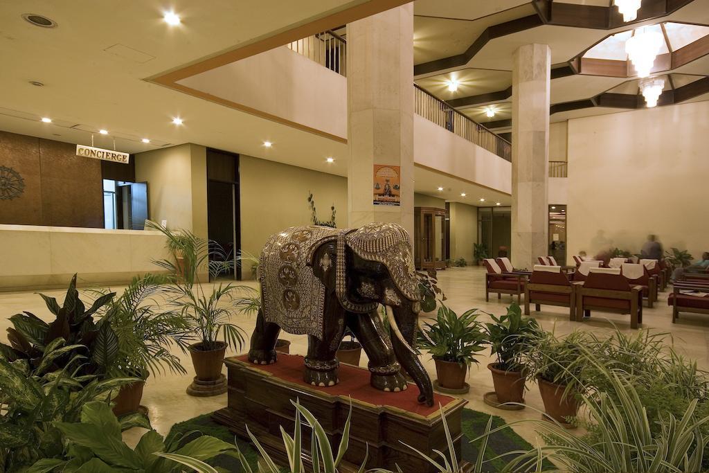 Hotel Paradise - Mysore Dasaprakash Group Exteriör bild