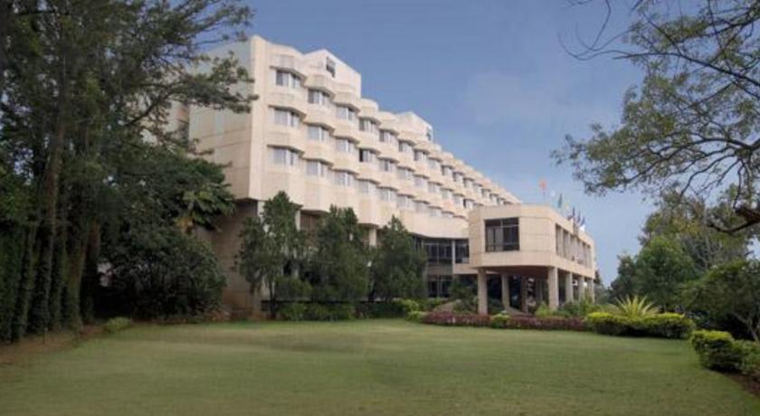 Hotel Paradise - Mysore Dasaprakash Group Exteriör bild